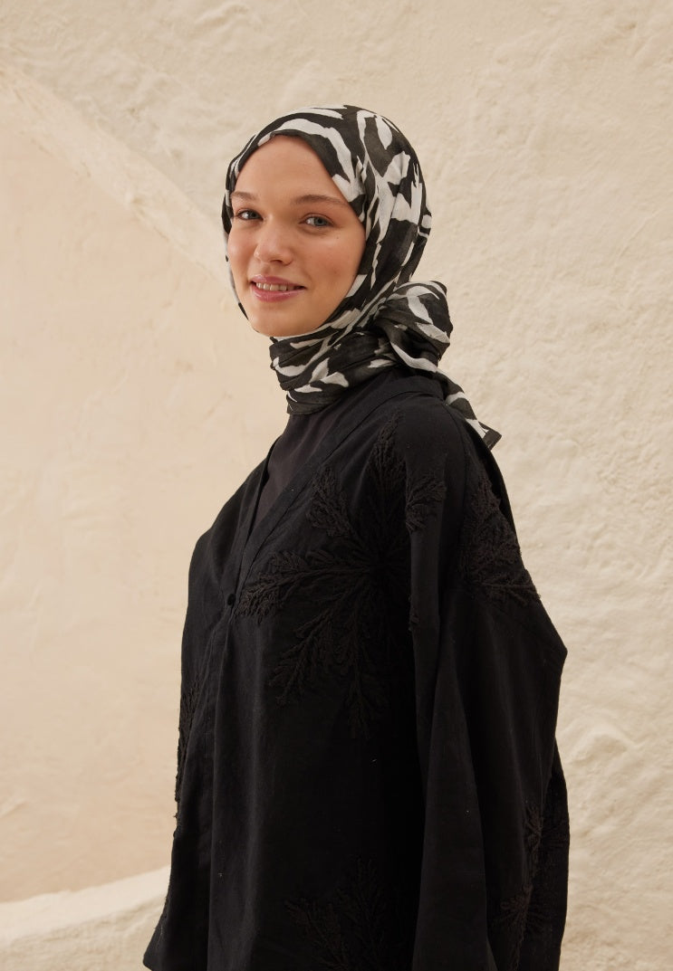 PETUNIA PATTERN RAMI HIJAB BLACK