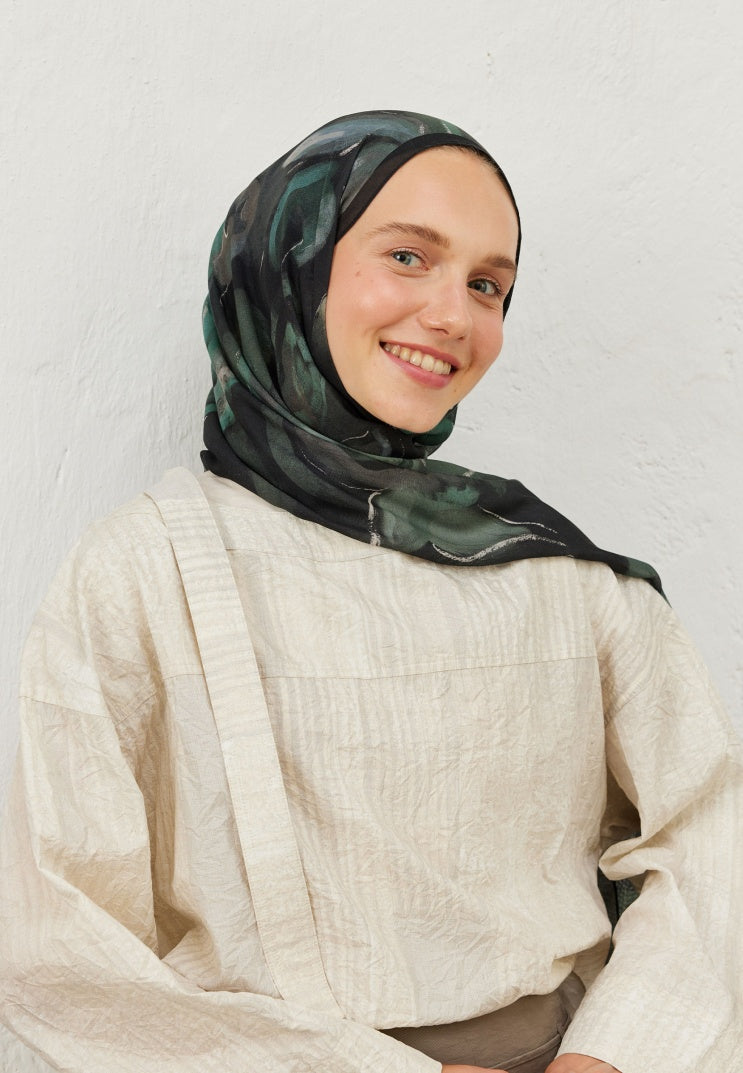 DARK GARDEN PATTERNED RAMI HIJAB BLACK