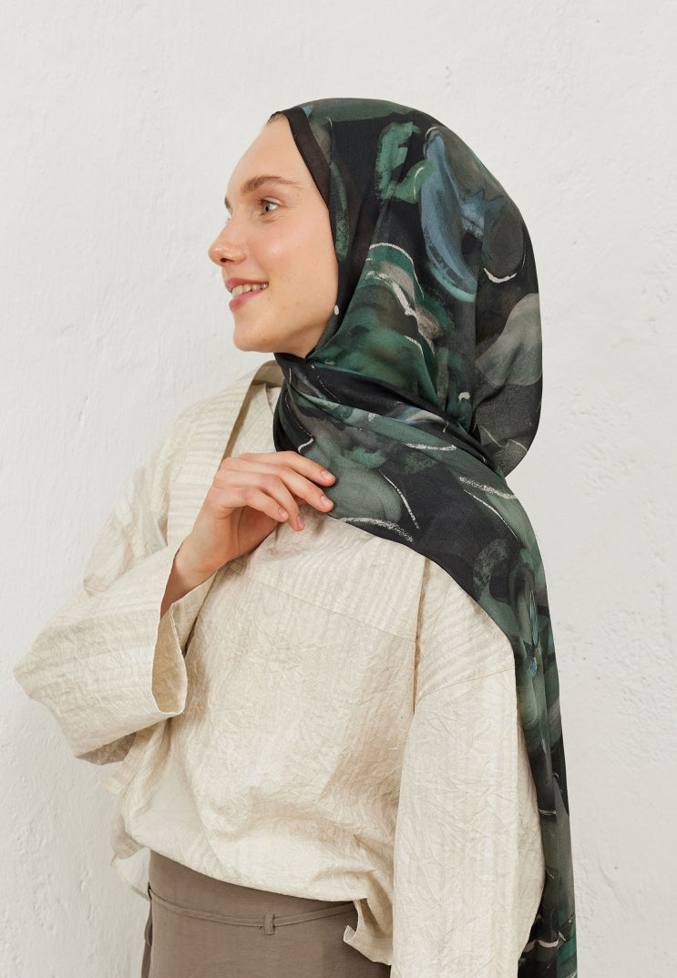 DARK GARDEN PATTERNED RAMI HIJAB BLACK