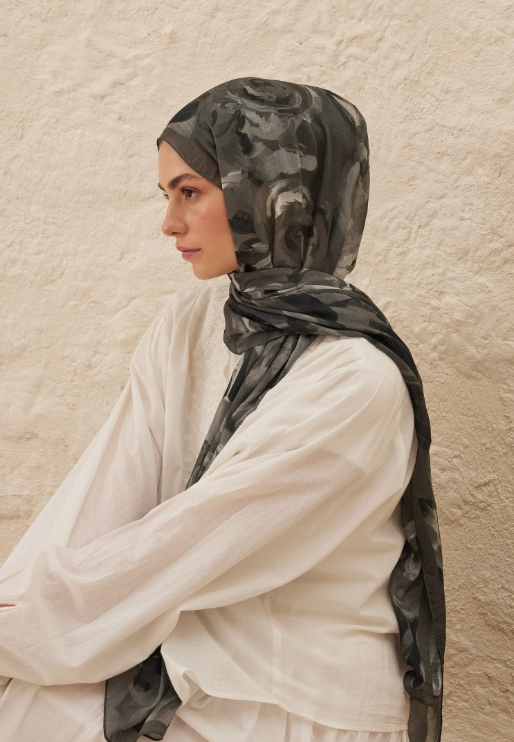 SUMMER ROSE PATTERNED RAMI HIJAB SILVER