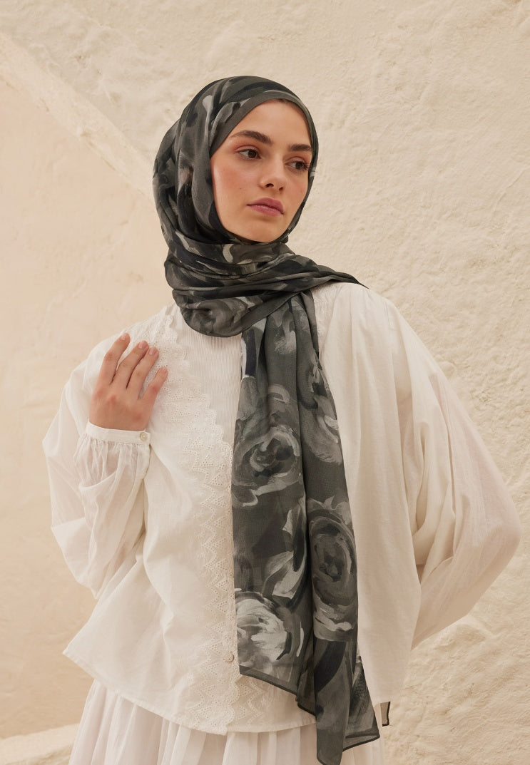 SUMMER ROSE PATTERNED RAMI HIJAB SILVER