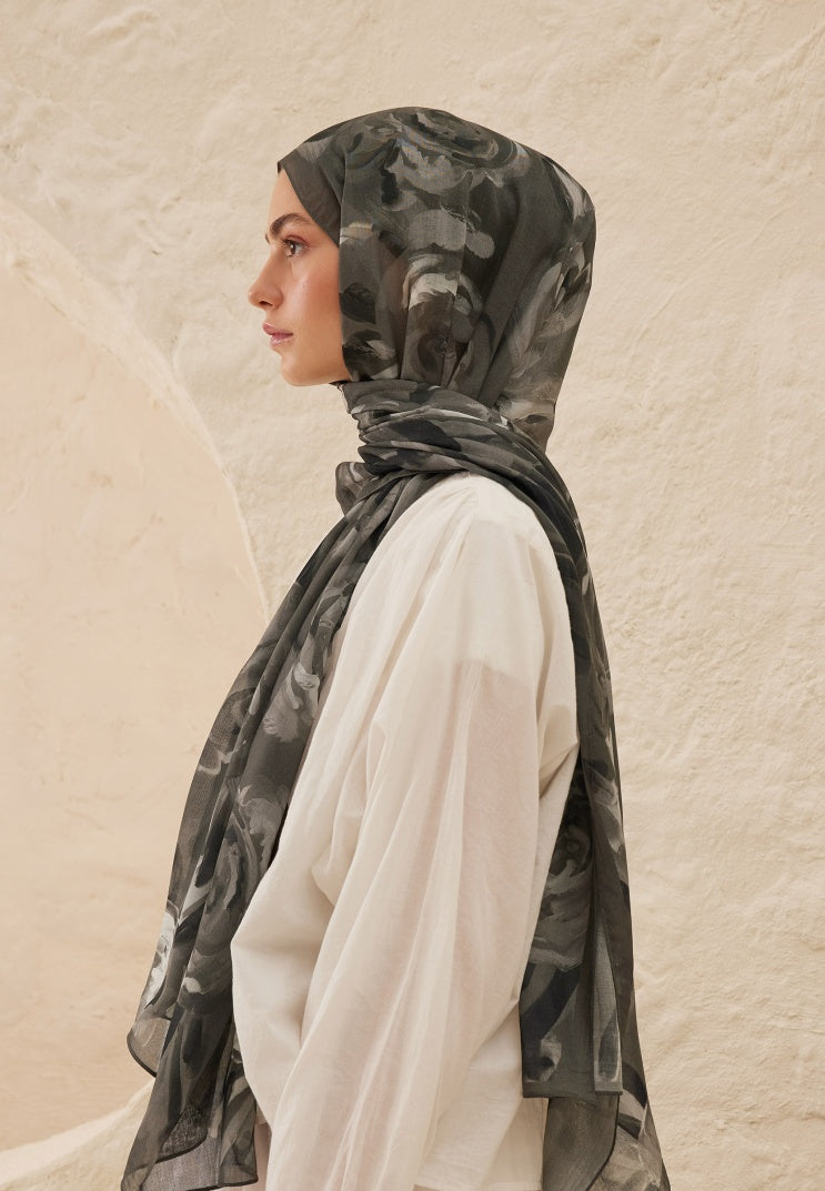 SUMMER ROSE PATTERNED RAMI HIJAB SILVER
