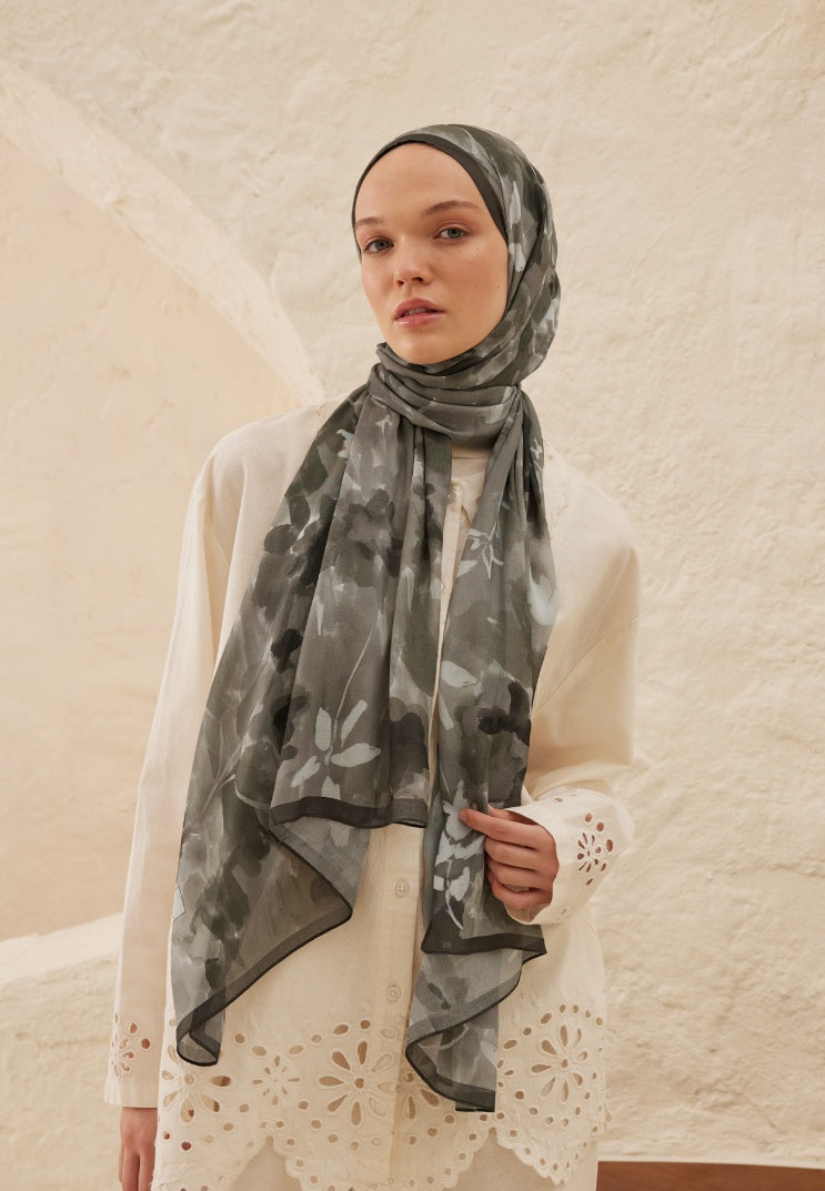LIZZY PATTERN RAMI HIJAB SMOKED