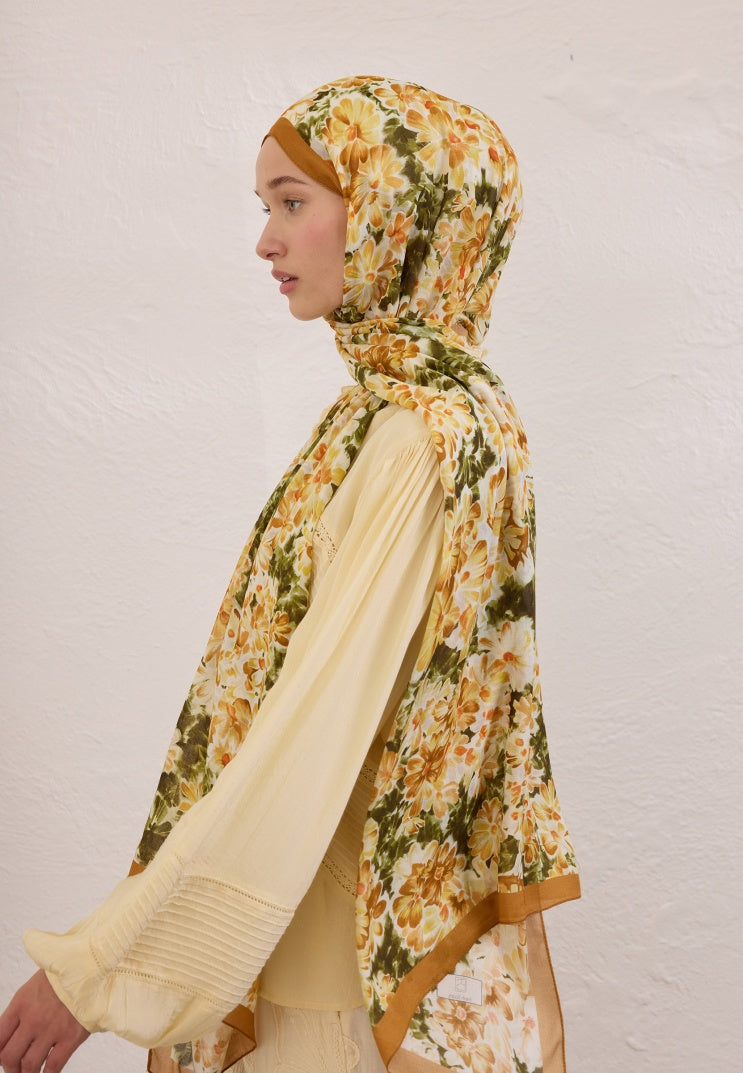 CHERRY BLOSSOM PATTERN RAMI HIJAB DAYLIGHT