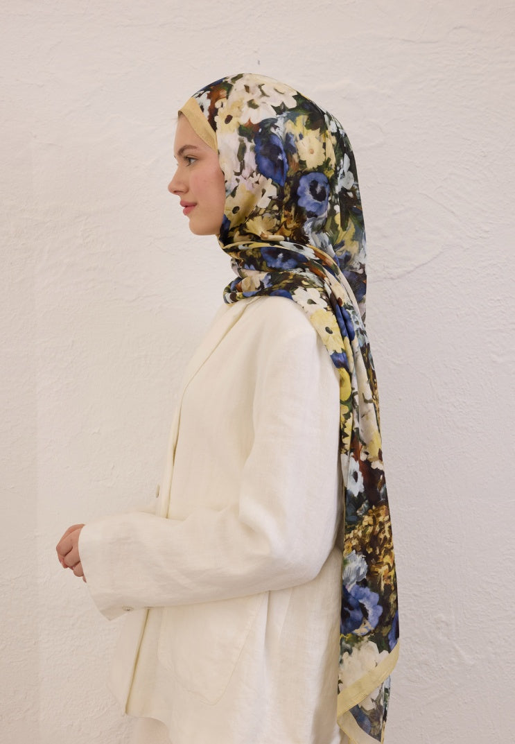 BEAUTY BLOSSOM PATTERN RAMY SHAWBUTTER
