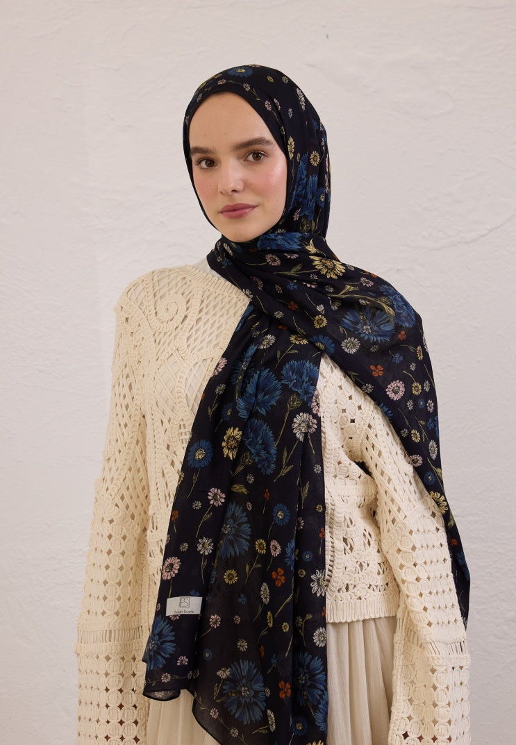BLOOMING DAHLIA PATTERN RAMI HIJAB BLACK