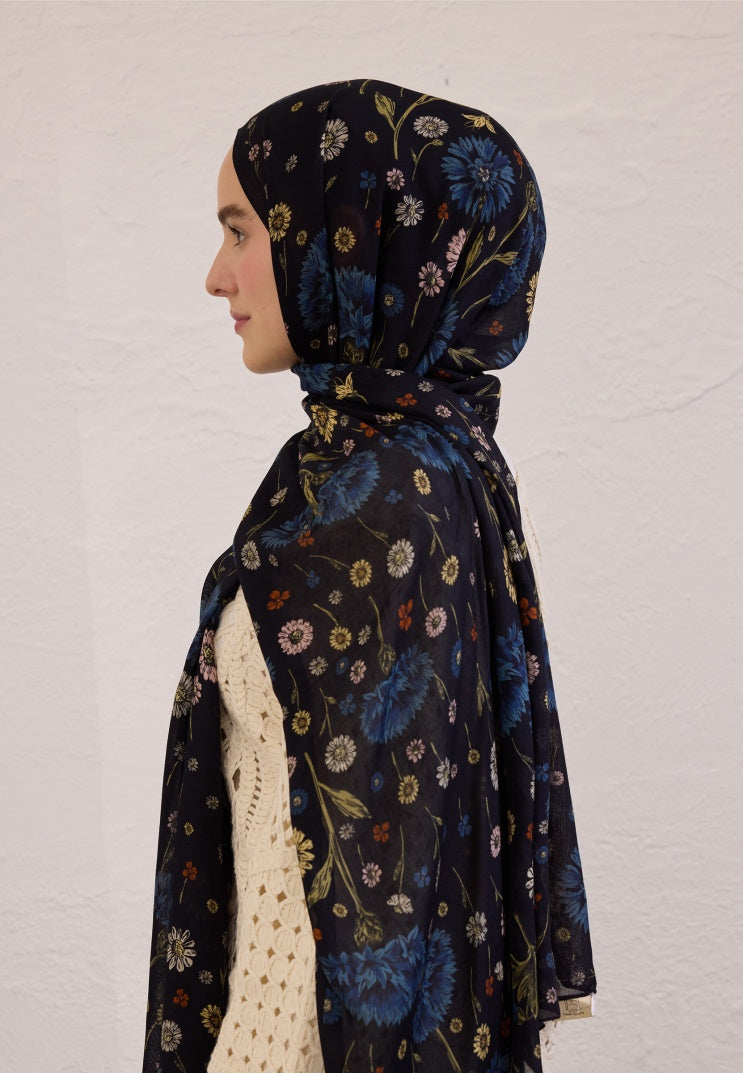 BLOOMING DAHLIA PATTERN RAMI HIJAB BLACK