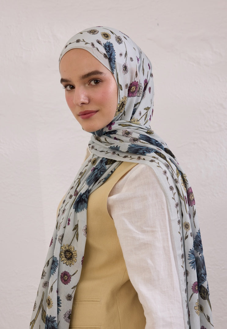BLOOMING DAHLIA PATTERN RAMI HIJAB SOFT BLUE
