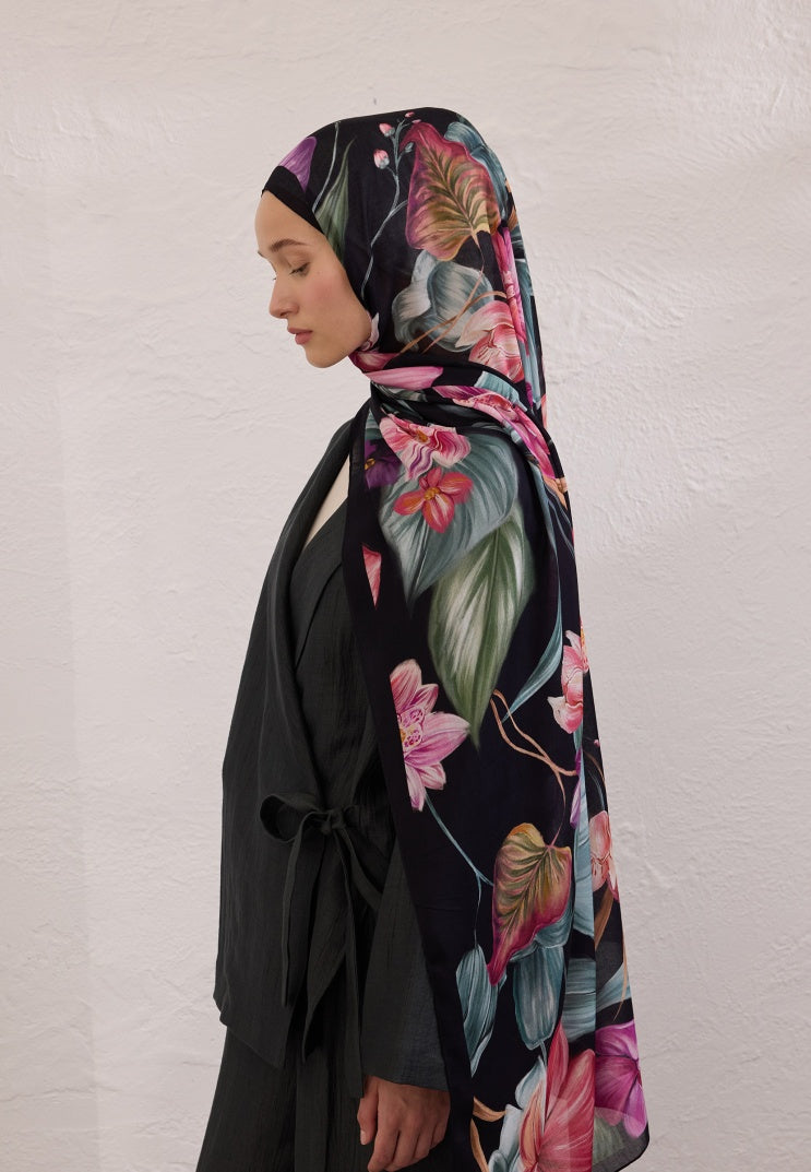 ELEGANT FLOWER PATTERN RAMI HIJAB BLACK