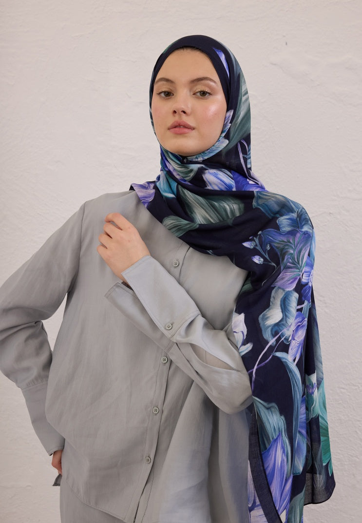 ELEGANT FLOWER PATTERN RAMI HIJAB NAVY BLUE