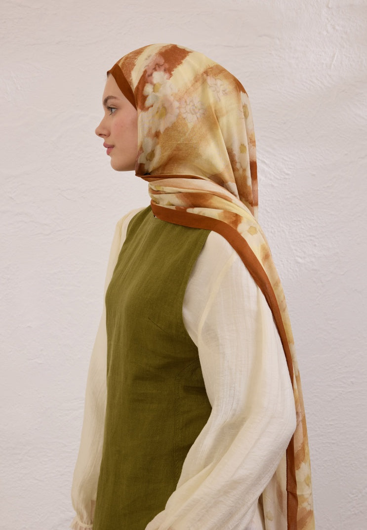 SOFT DAISY PATTERN RAMI HIJAB TILE