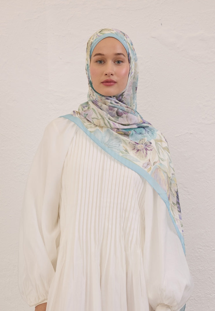 VINTAGE GARDEN PATTERN RAMI HIJAB SKY BLUE