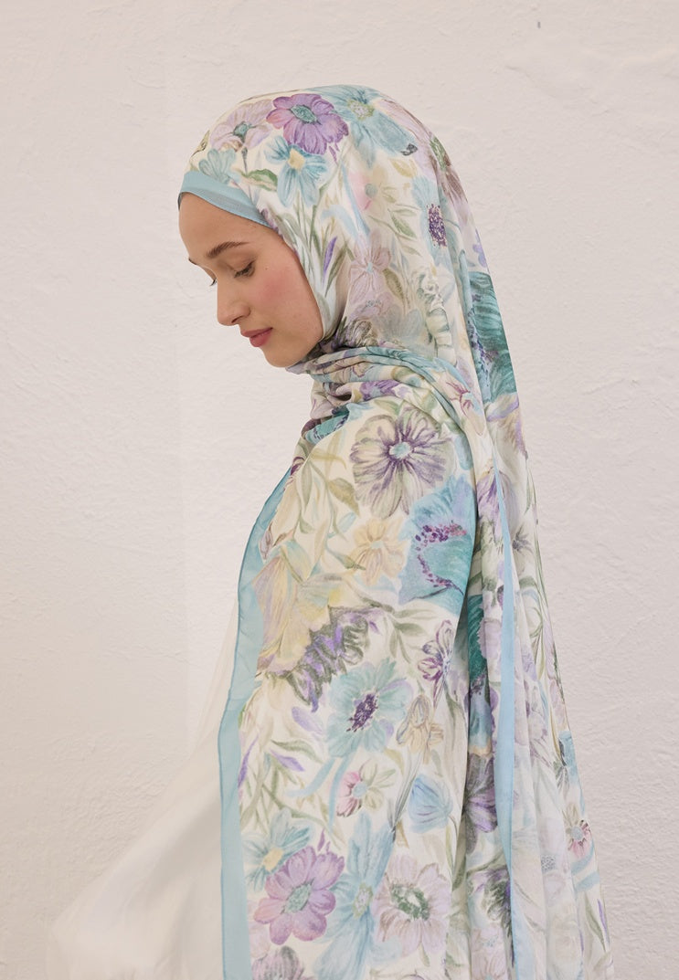 VINTAGE GARDEN PATTERN RAMI HIJAB SKY BLUE