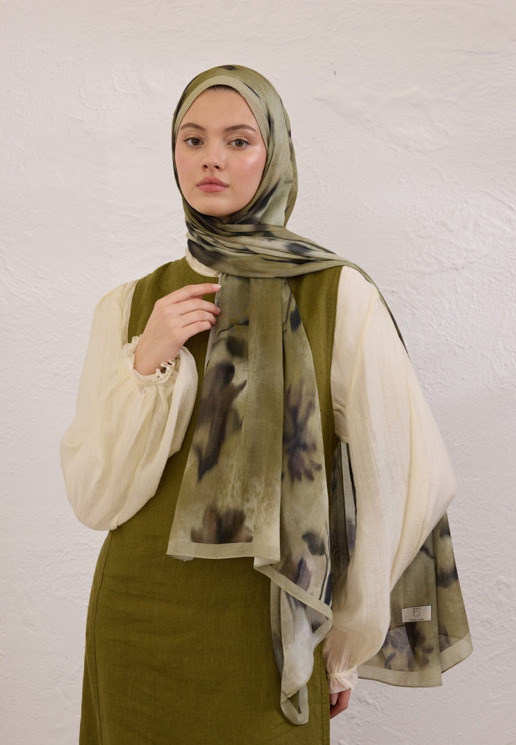 DARK FLORA PATTERNED RAMI HIJAB ALMOND GREEN