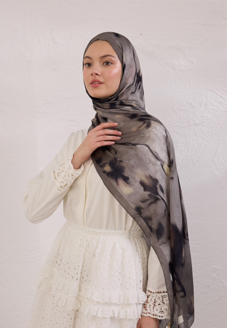 DARK FLORA PATTERN RAMI HIJAB MINK