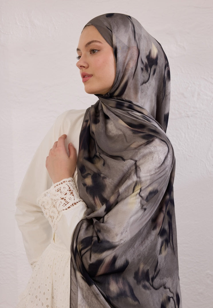 DARK FLORA PATTERN RAMI HIJAB MINK