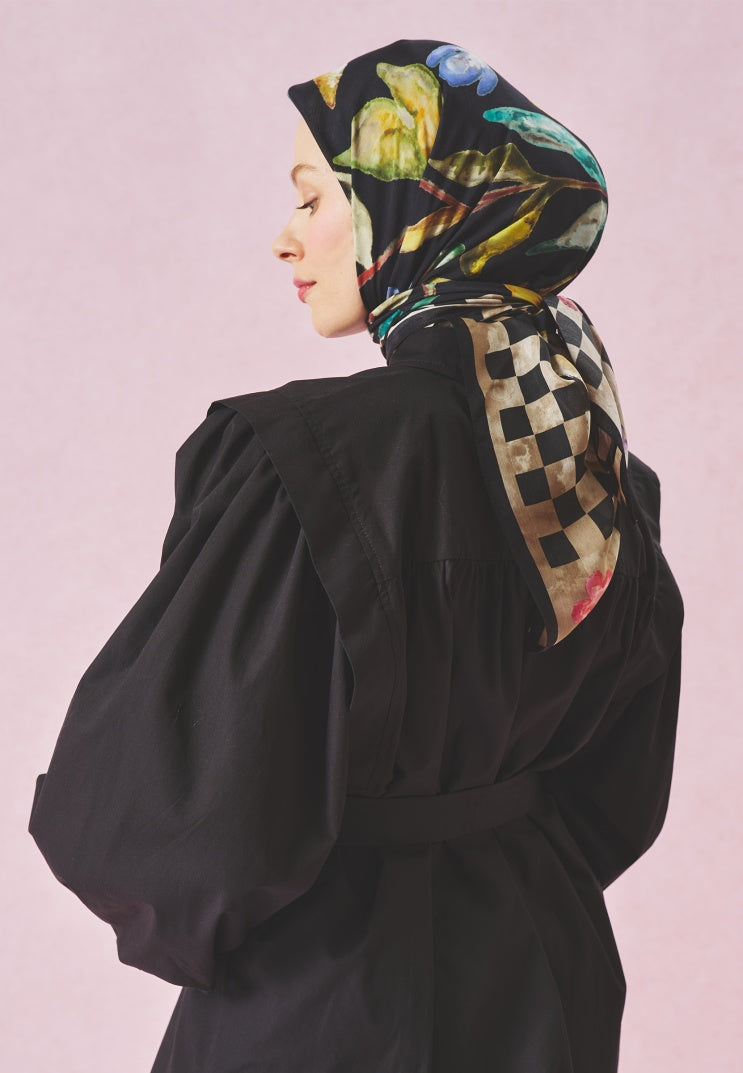 LOVE IN BLOOM PATTERNED FLOSS VISCOSE SCARF DEEP BLACK