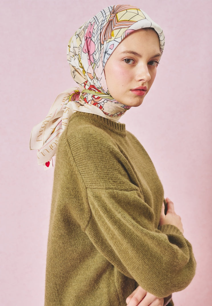 A CINDERELLA’S DREAM PATTERNED FLOSS VISCOSE SCARF SUNSHINE