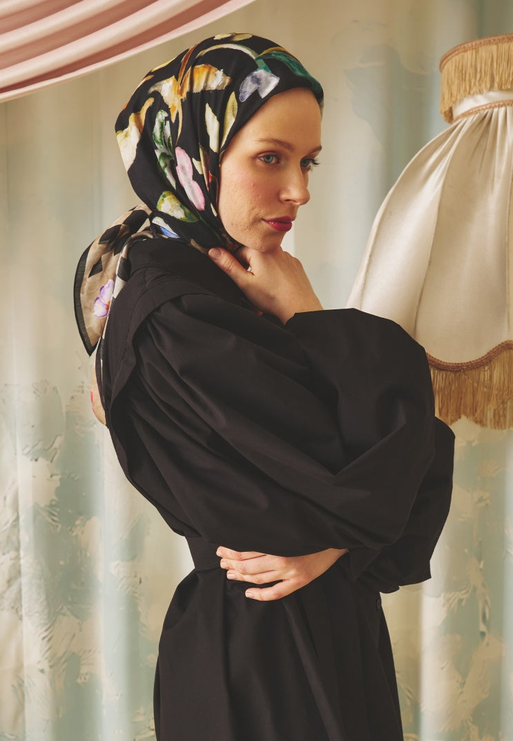 LOVE IN BLOOM PATTERNED FLOSS VISCOSE SCARF DEEP BLACK