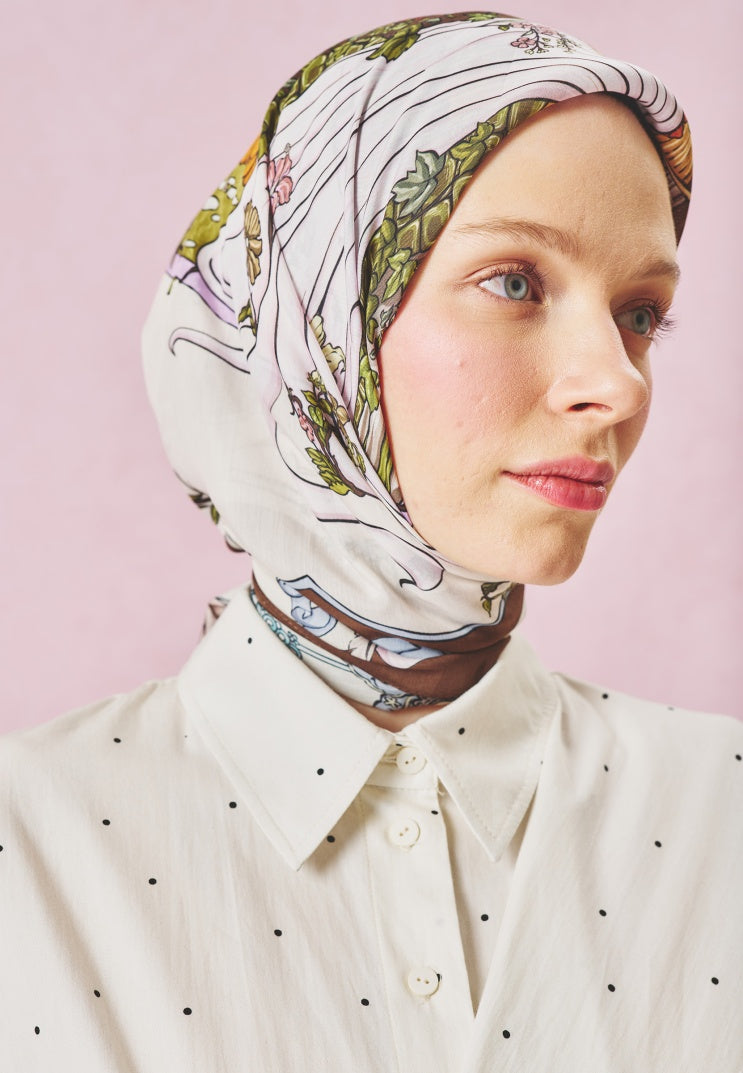 ENCHANTED MELODY PATTERNED FLOSS VISCOSE SCARF COFFEE CREAM