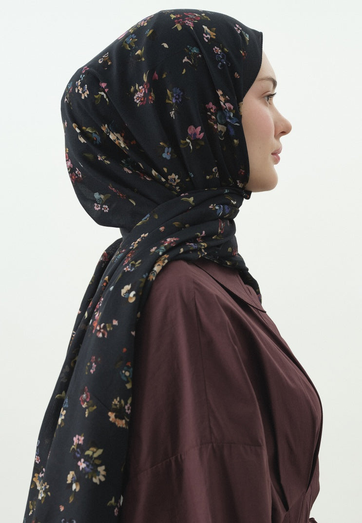 TINY BLOOMS PATTERNED COTTON VISCOSE HIJAB NAVY BLUE