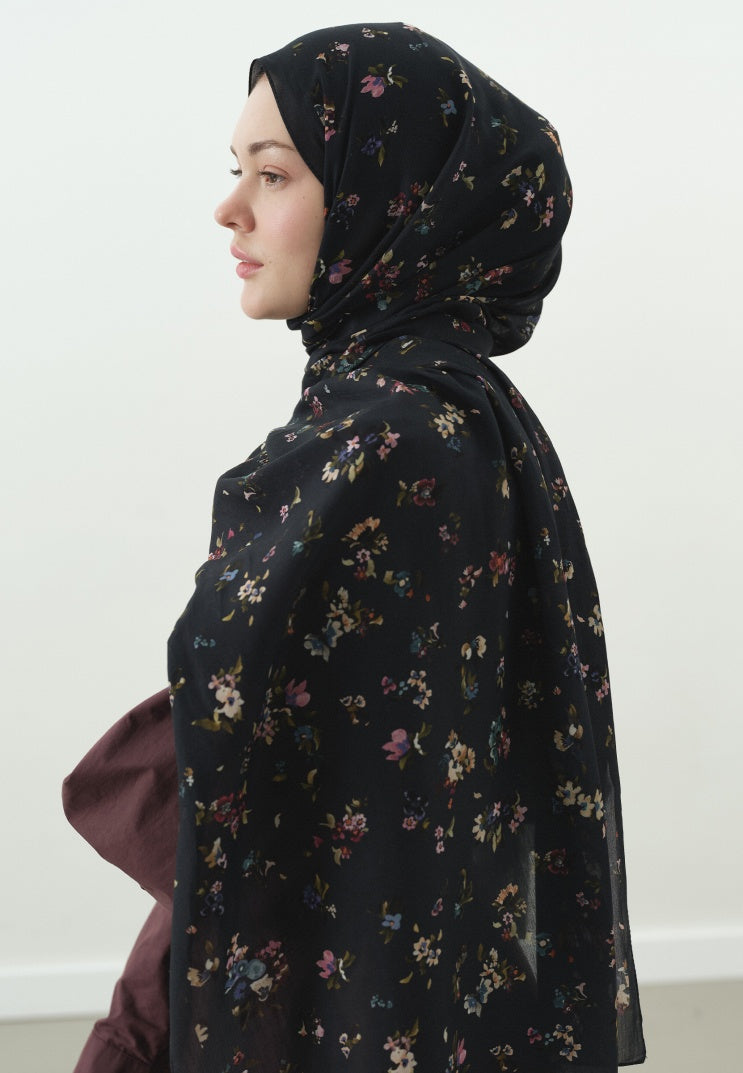 TINY BLOOMS PATTERNED COTTON VISCOSE HIJAB NAVY BLUE