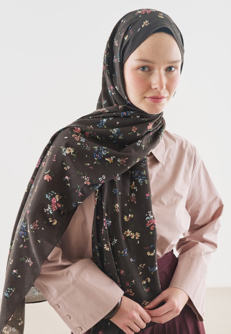 TINY BLOOMS PATTERNED COTTON VISCOSE HIJAB DARK BROWN