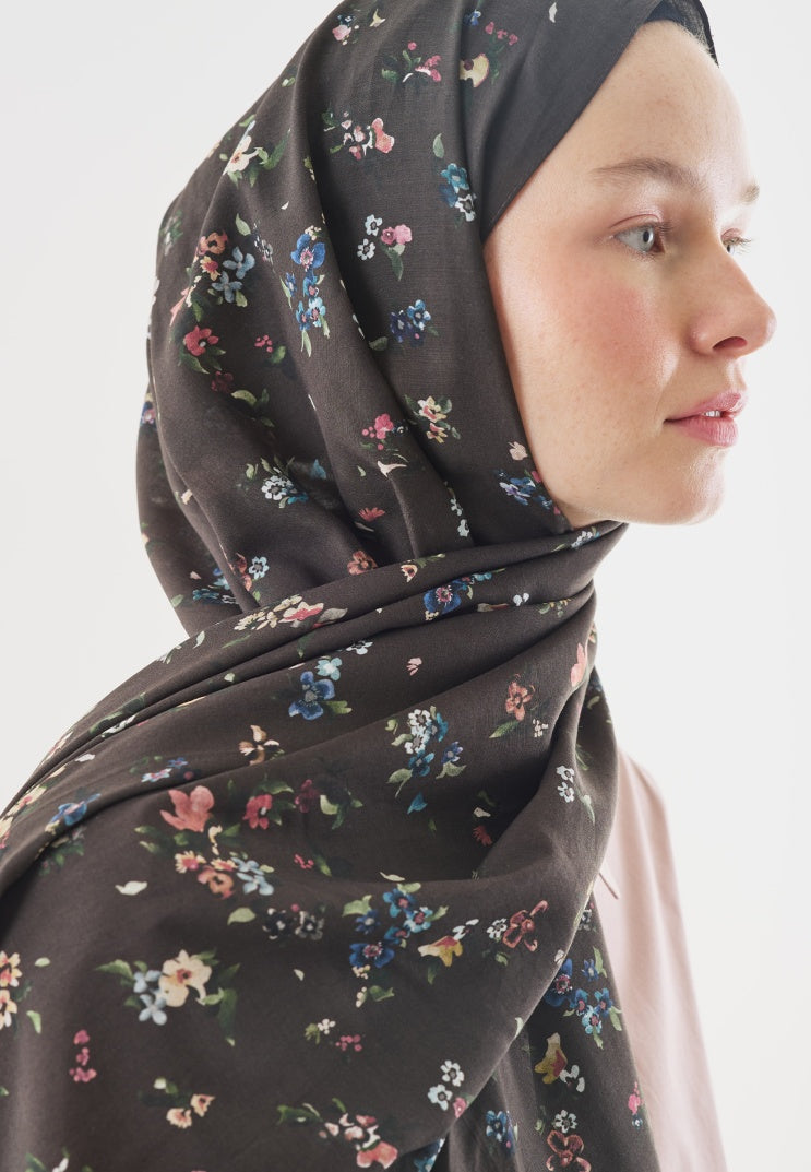TINY BLOOMS PATTERNED COTTON VISCOSE HIJAB DARK BROWN