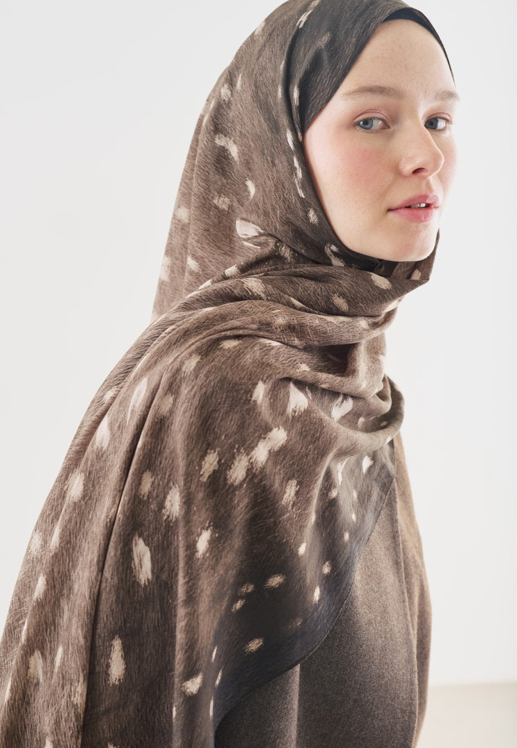 FAWN PATTERNED COTTON VISCOSE HIJAB IN MINK