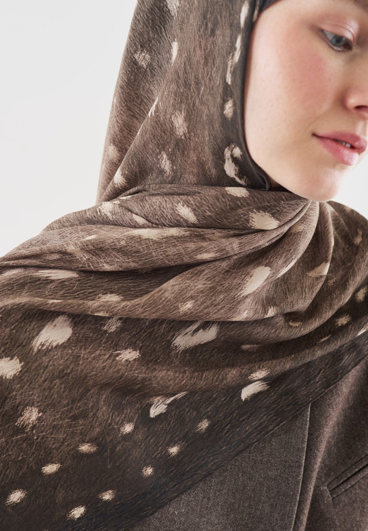 FAWN PATTERNED COTTON VISCOSE HIJAB IN MINK