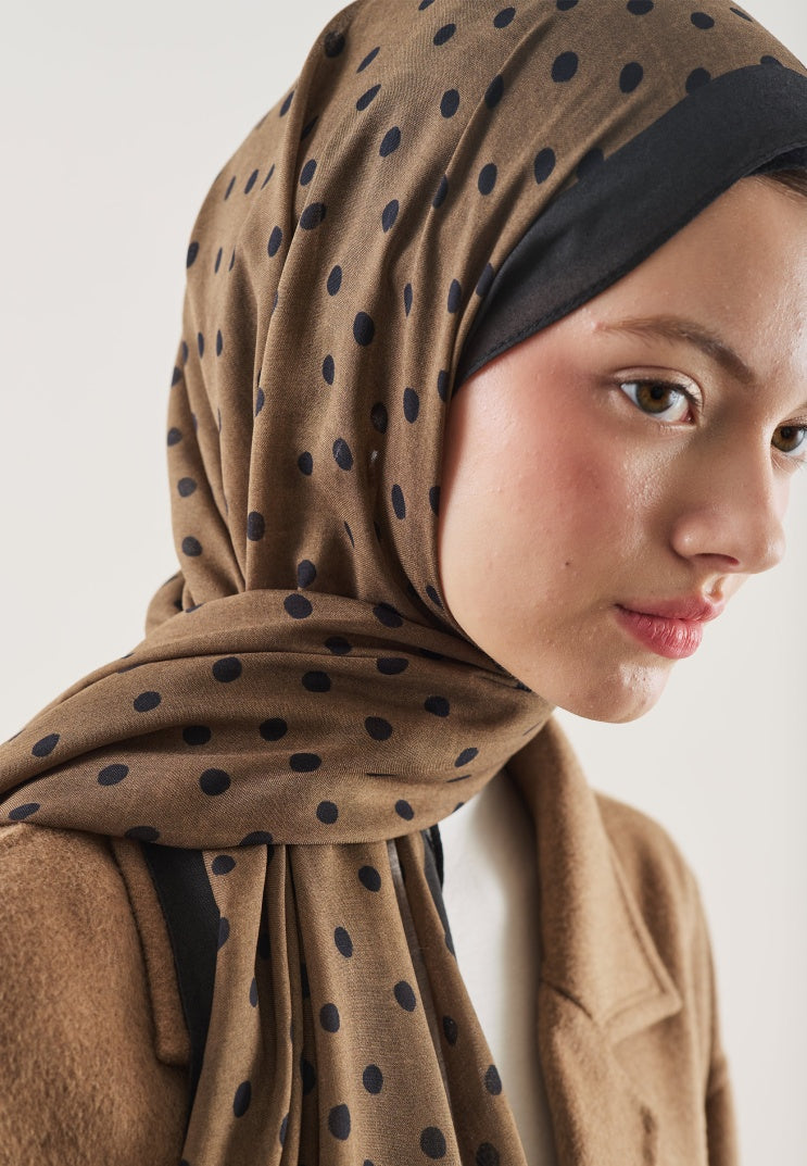 SMALL POLKA DOTS PATTERN RAMI HIJAB BROWN