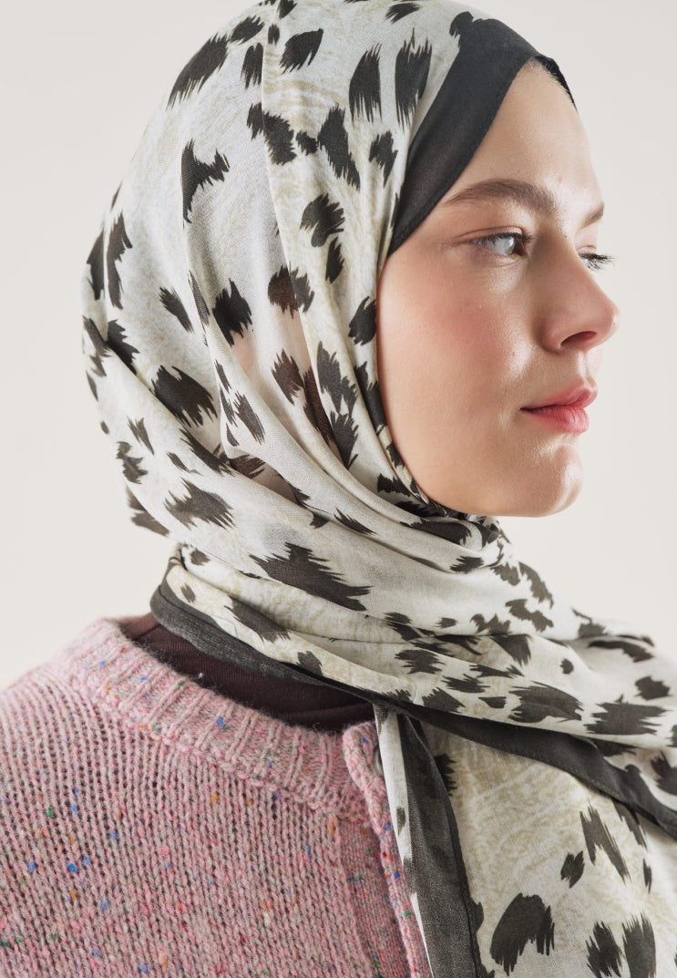 CHEETAH PATTERN RAMI HIJAB BLACK