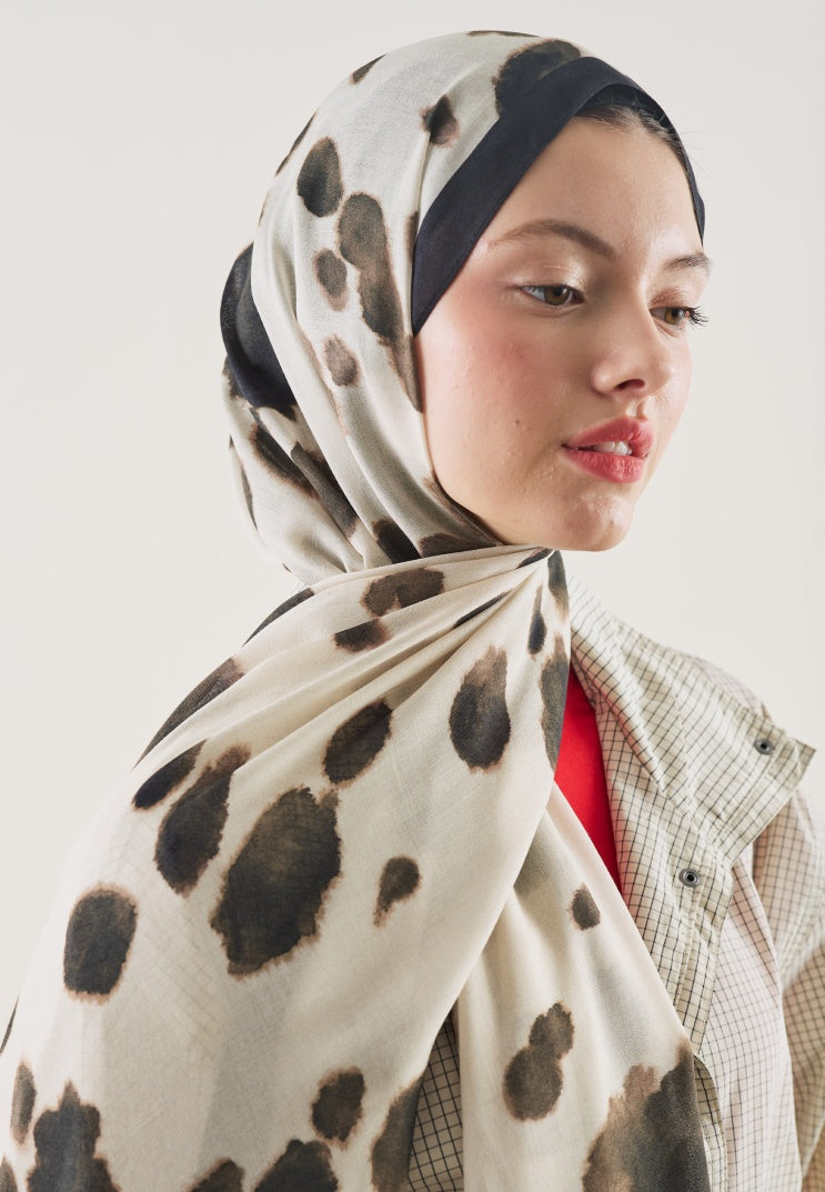 COW PATTERN RAMI HIJAB BEIGE