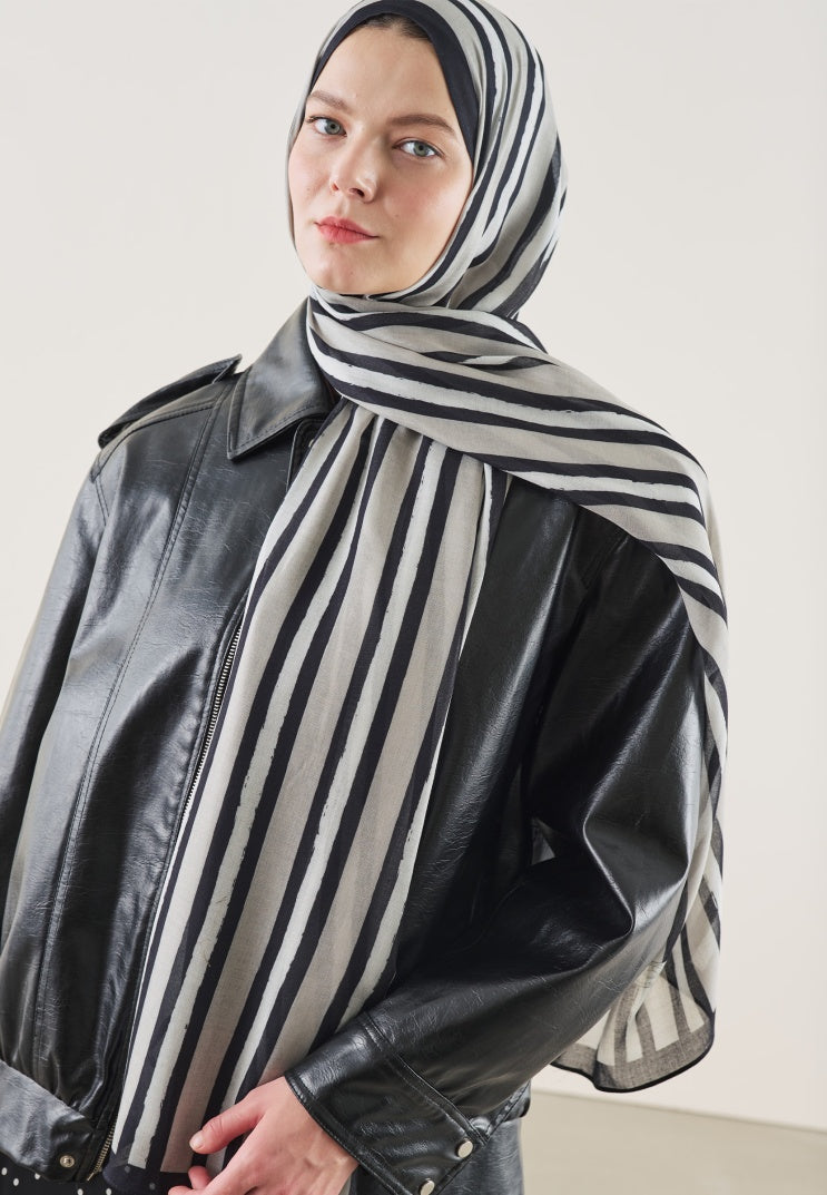 BLOCK STRIPE PATTERN RAMI HIJAB BLACK