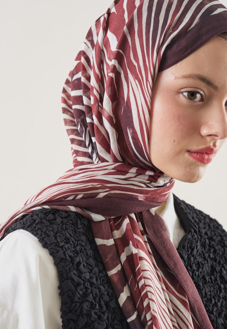 WILD ZEBRA PATTERN RAMI HIJAB BURGUNDY