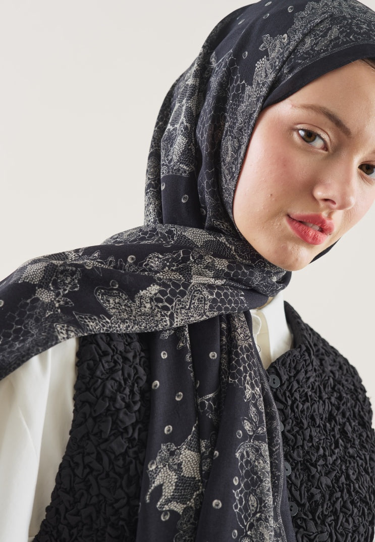 FLORAL LACE PATTERN RAMI HIJAB BLACK