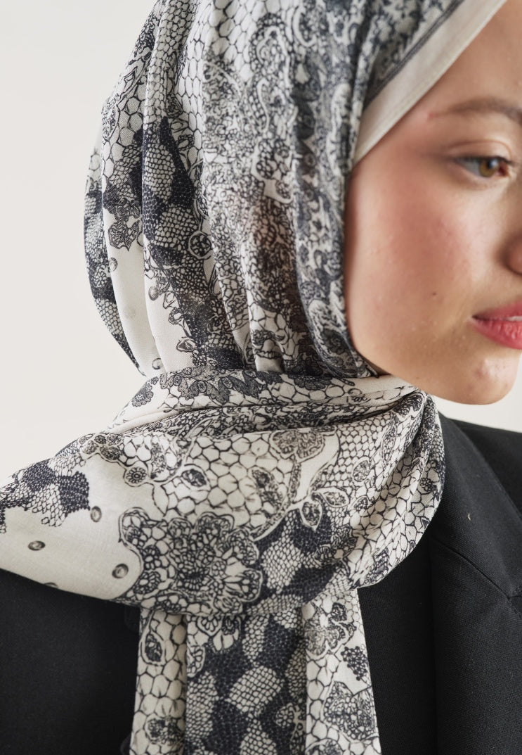 FLORAL LACE PATTERN RAMI HIJAB ECRU