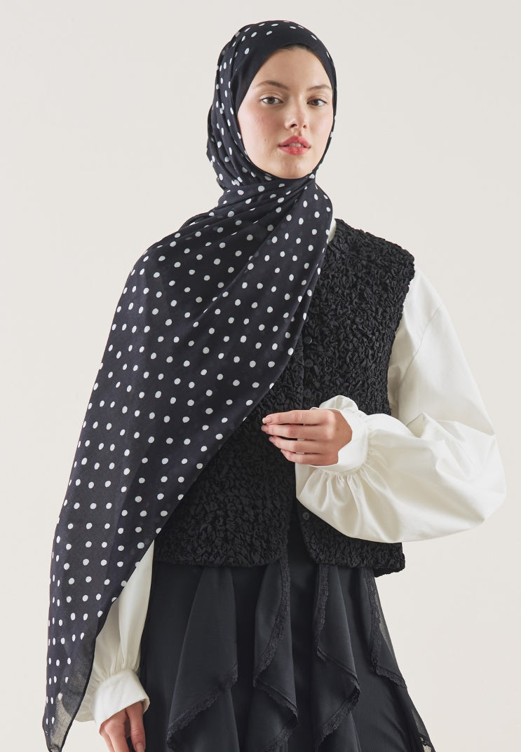 SMALL POLKA DOTS PATTERN RAMI HIJAB BLACK