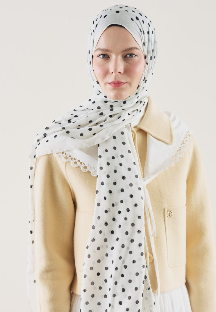 SMALL POLKA DOTS PATTERN RAMI HIJAB ECRU