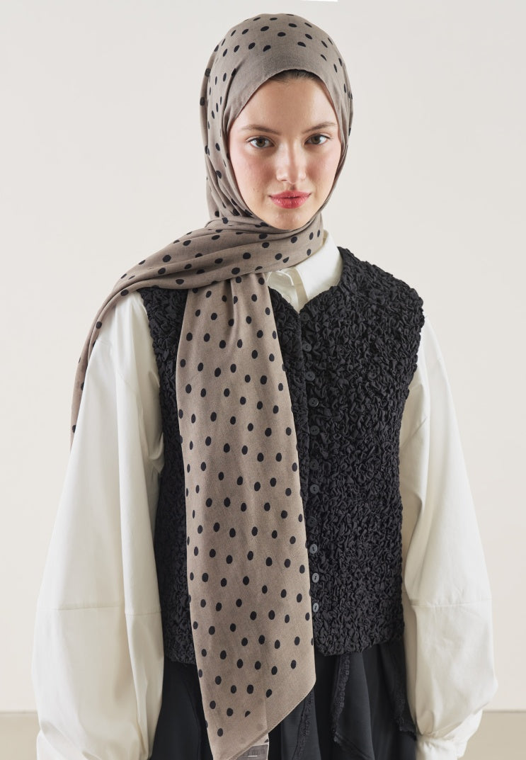 SMALL POLKA DOTS PATTERN RAMI HIJAB MINK