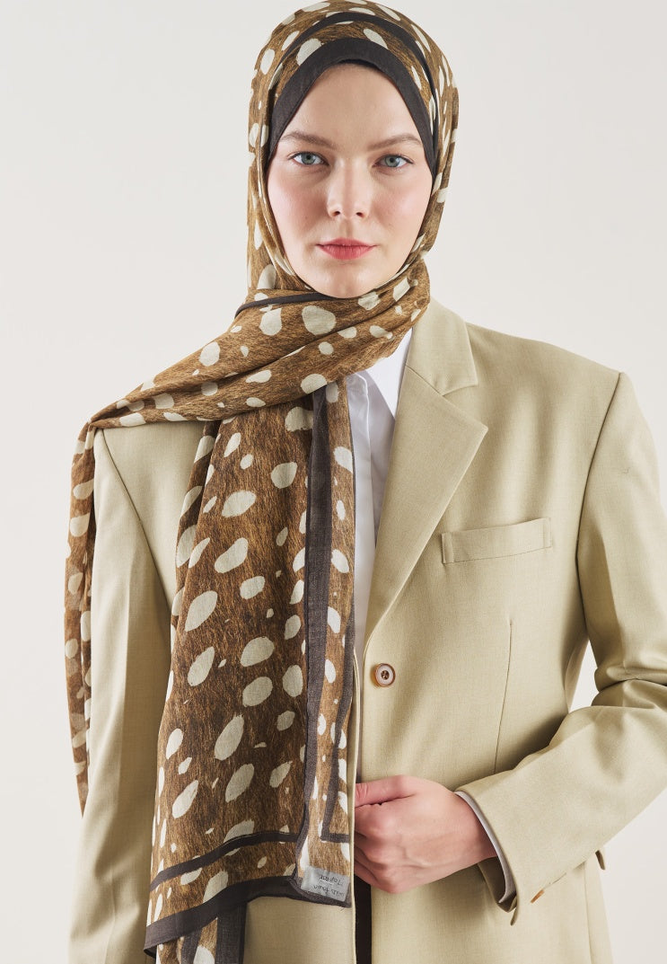 WILD FAWN PATTERN RAMI HIJAB EARTH
