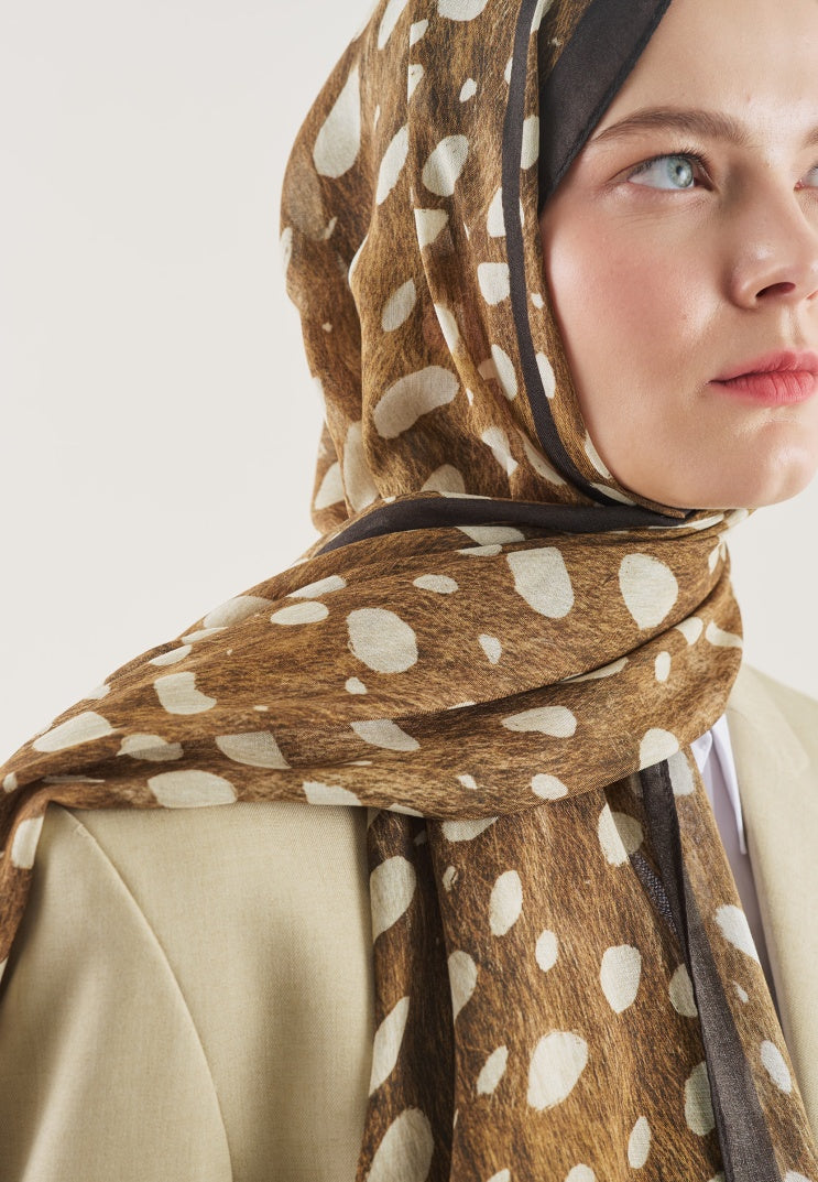 WILD FAWN PATTERN RAMI HIJAB EARTH