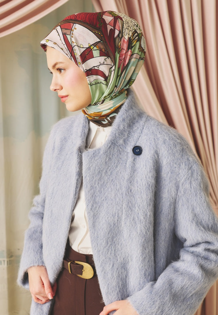 A CINDERELLA’S DREAM PATTERNED FLOSS VISCOSE SCARF COFFEE CREAM